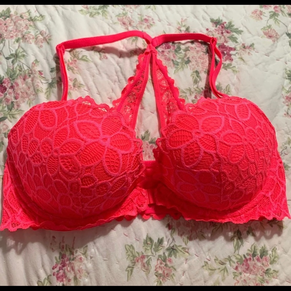 VS Pink date bra